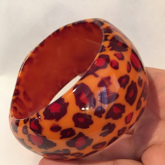 Orange leopard pattern lucite wide bracelet bangle - Picture 3 of 6